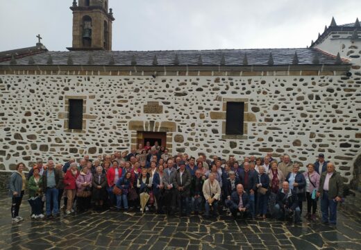 Cen Larecheses participaron na excursión a Ferrol e San Andrés de Teixido organizada polo concello